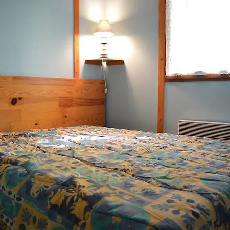 Two Bedroom Chalet, 34m² Gujan-Mestras